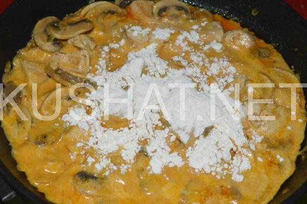 14_курица с грибами в сливочном соусе