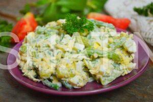 14_салат из стручковой фасоли с яйцом и сыром