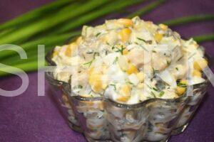 14_салат с консервированными шампиньонами, сыром и кукурузой