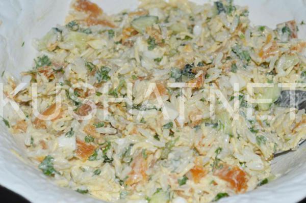 салат с копченой семгой, рисом и огурцами 14_салат с копченой семгой, рисом и огурцами