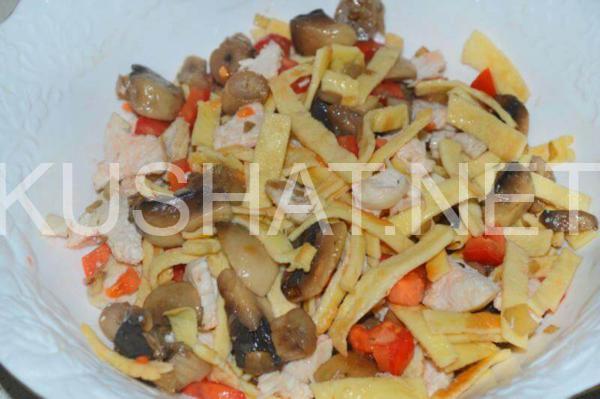 15_салат с курицей и яичными блинчиками