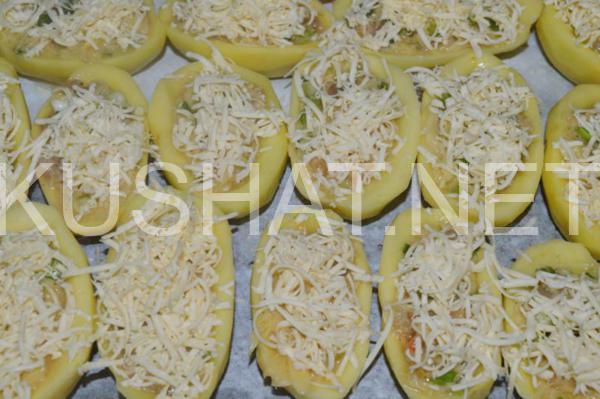 16_картофель, фаршированный салом в духовке