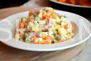 17_салат Оливье классический с колбасой