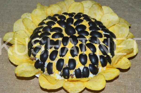 17_салат Подсолнух с чипсами, курицей и грибами