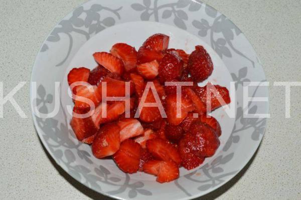 1_бисквит с клубникой