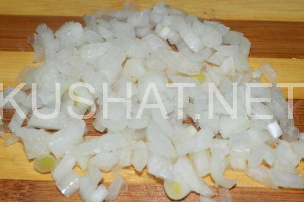 1_салат Подсолнух с чипсами, курицей и грибами