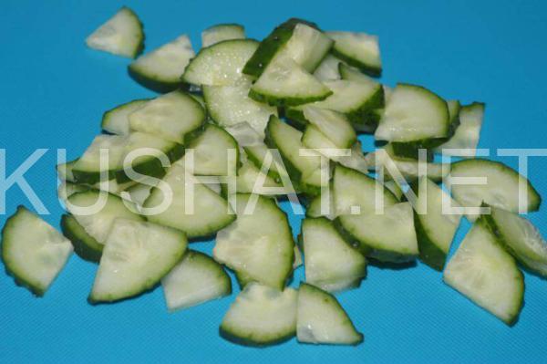 салат с редисом, огурцом, яйцом и сметаной 1_салат с редисом, огурцом, яйцом и сметаной