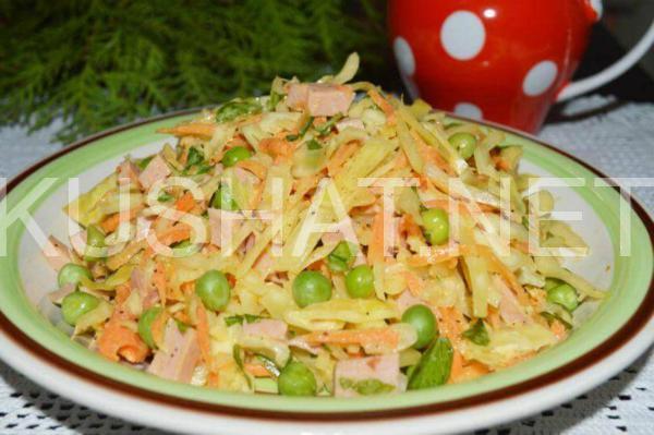 1_салат из капусты с горошком и колбасой