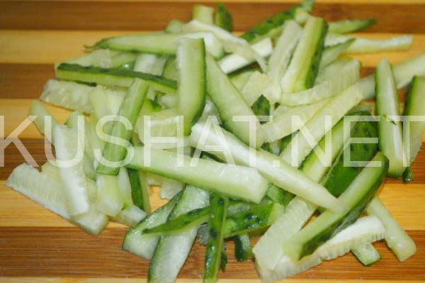 салат из редьки с огурцом и зеленым горошком 2_салат из редьки с огурцом и зеленым горошком