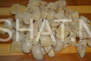 2_салат с консервированными шампиньонами, сыром и кукурузой