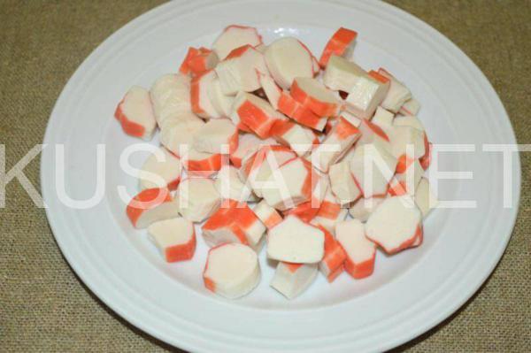 2_салат с крабовыми палочками, оливками и огурцом