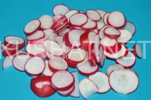 салат с редисом, огурцом, яйцом и сметаной 2_салат с редисом, огурцом, яйцом и сметаной