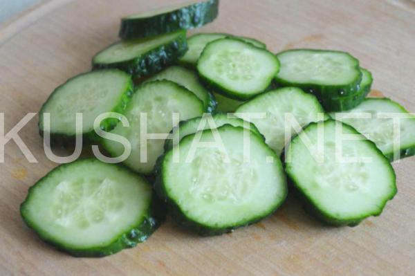 3_канапе на крекере с сыром и огурцами