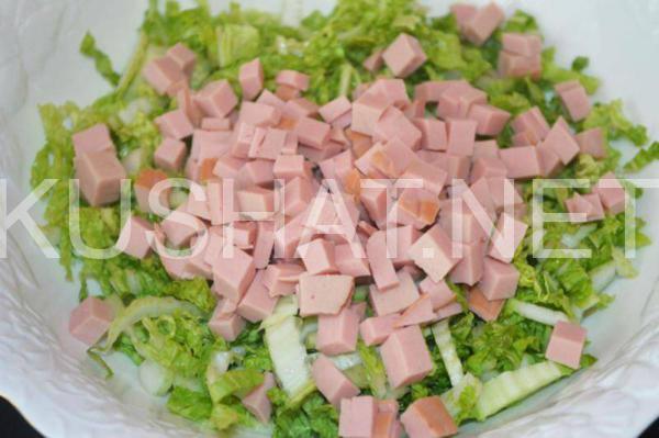 салат из пекинской капусты с колбасой и горошком 3_салат из пекинской капусты с колбасой и горошком