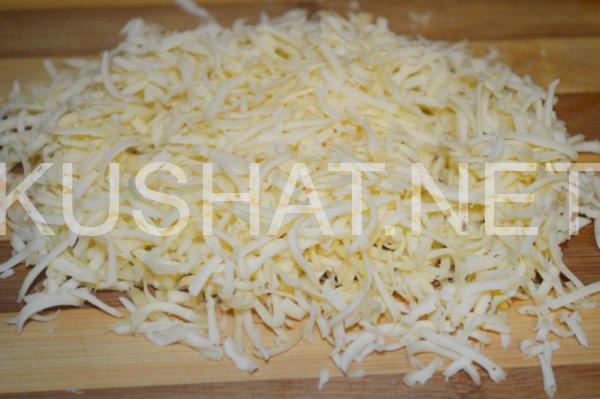 салат с консервированными шампиньонами, сыром и кукурузой 3_салат с консервированными шампиньонами, сыром и кукурузой