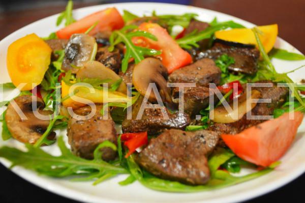 салат с куриной печенью, грибами и рукколой 3_салат с куриной печенью, грибами и рукколой