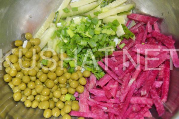салат из редьки с огурцом и зеленым горошком 4_салат из редьки с огурцом и зеленым горошком