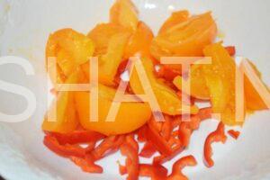 4_салат с копченым кальмаром, помидорами и перепелиными яйцами