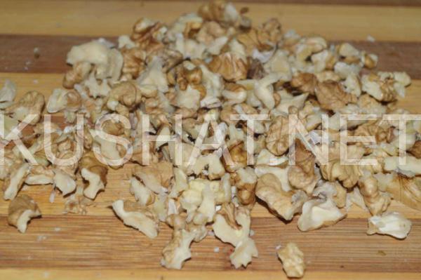 4_салат с крабовыми палочками, грибами, сыром и орехами