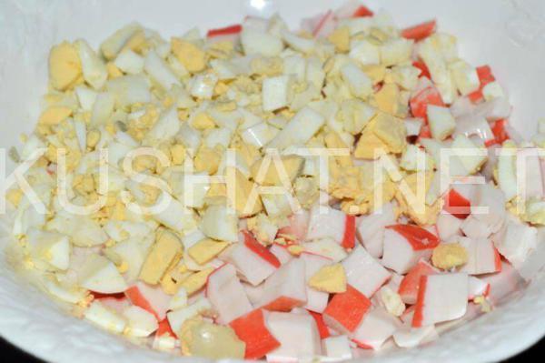 4_салат с крабовыми палочками, солеными огурцами и сыром