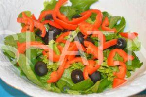 4_салат с помидорами, маслинами и перцем