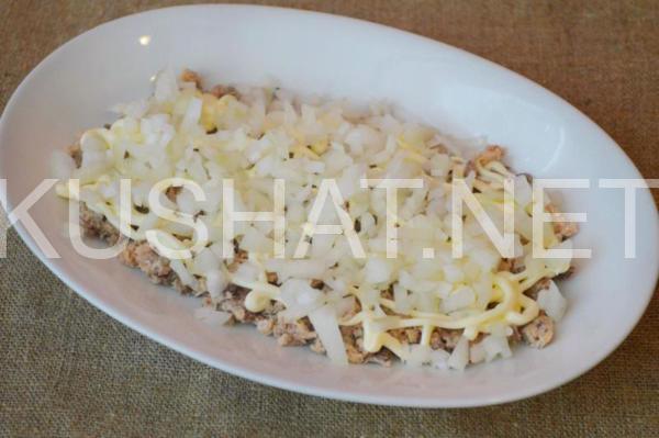 4_слоеный салат с тунцом, крабовыми палочками и кукурузой