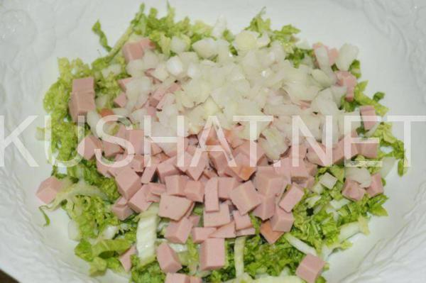 салат из пекинской капусты с колбасой и горошком 5_салат из пекинской капусты с колбасой и горошком