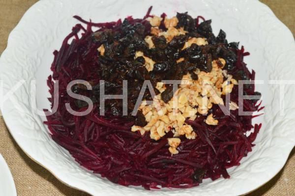 салат из свеклы с черносливом и грецкими орехами 5_салат из свеклы с черносливом и грецкими орехами