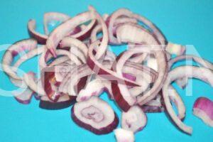 5_салат с копченым кальмаром, помидорами и перепелиными яйцами