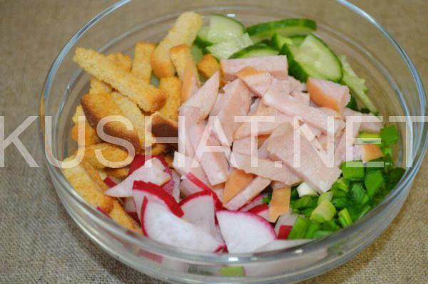 салат с редисом, ветчиной и сухариками 5_салат с редисом, ветчиной и сухариками
