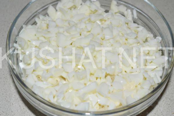 5_слоеный салат с копченой рыбой и картофелем