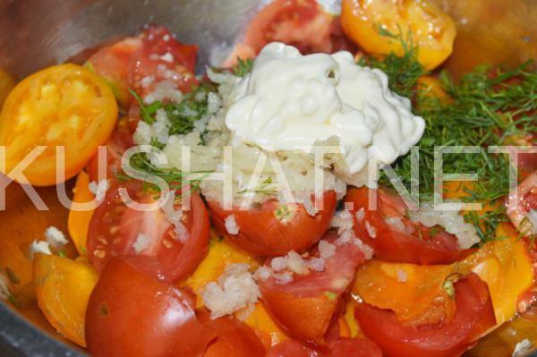 6_салат из помидоров с чесноком и майонезом