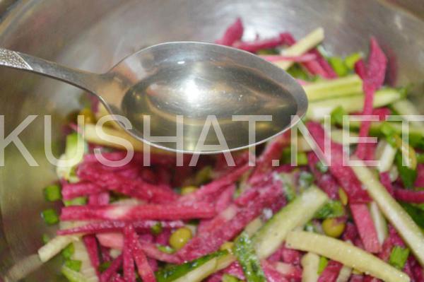 салат из редьки с огурцом и зеленым горошком 6_салат из редьки с огурцом и зеленым горошком