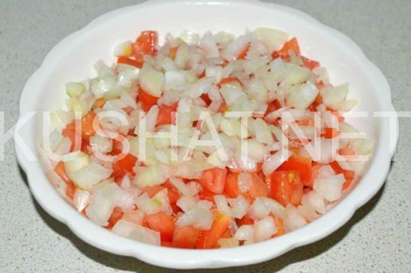 6_салат с копченой рыбой, помидорами и сыром