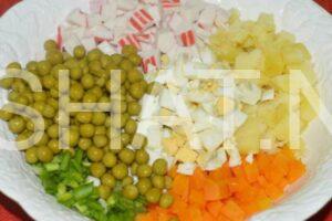 6_салат с крабовыми палочками, горошком и картошкой