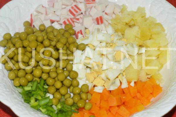 6_салат с крабовыми палочками, горошком и картошкой