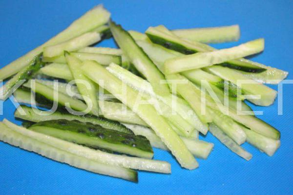 6_салат с яичными блинчиками и колбасой