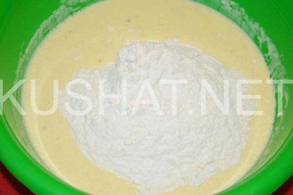 7_быстрый заливной пирог с зеленым луком и яйцом