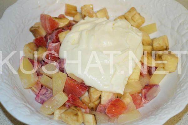 7_фруктовый салат с бананом, апельсином и ананасами