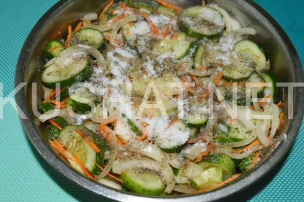 7_салат из огурцов с морковью и луком на зиму