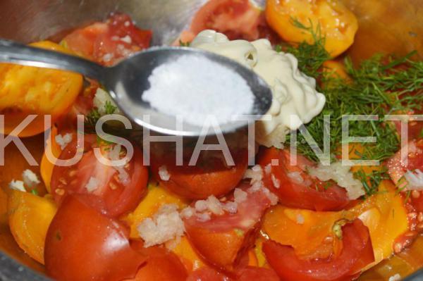 7_салат из помидоров с чесноком и майонезом