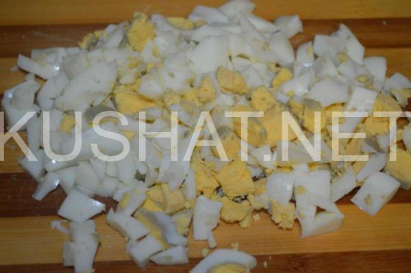 салат с консервированными шампиньонами, сыром и кукурузой 7_салат с консервированными шампиньонами, сыром и кукурузой