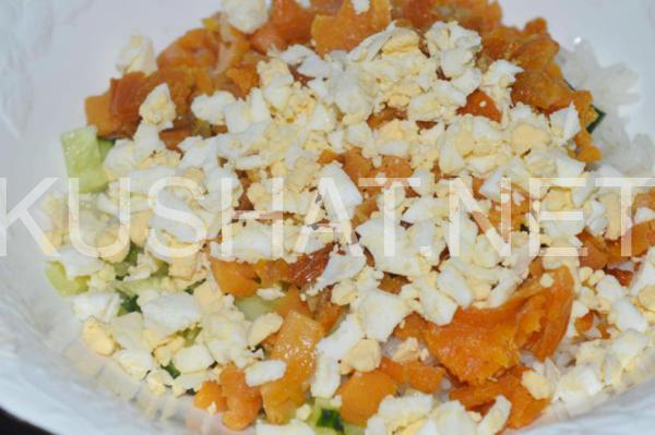 салат с копченой семгой, рисом и огурцами 7_салат с копченой семгой, рисом и огурцами