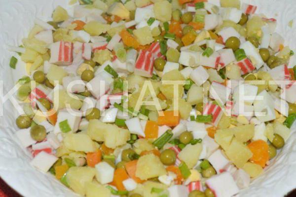 7_салат с крабовыми палочками, горошком и картошкой