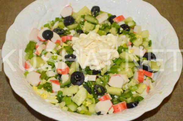 7_салат с крабовыми палочками, оливками и огурцом