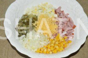 7_салат с ветчиной, кукурузой и маринованными огурцами