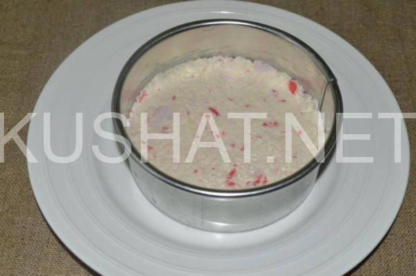 слоеный салат с крабовыми палочками, сыром и орехами 7_слоеный салат с крабовыми палочками, сыром и орехами