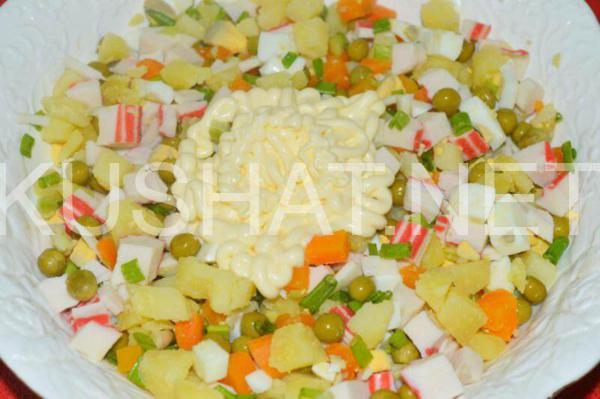 8_салат с крабовыми палочками, горошком и картошкой