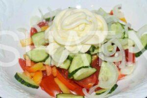 8_салат с сыром косичкой и помидорами