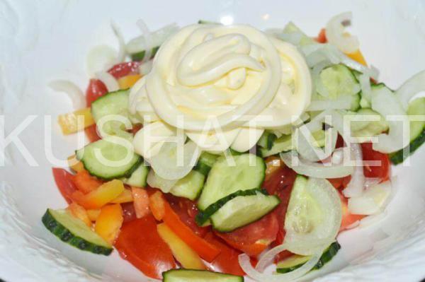 8_салат с сыром косичкой и помидорами